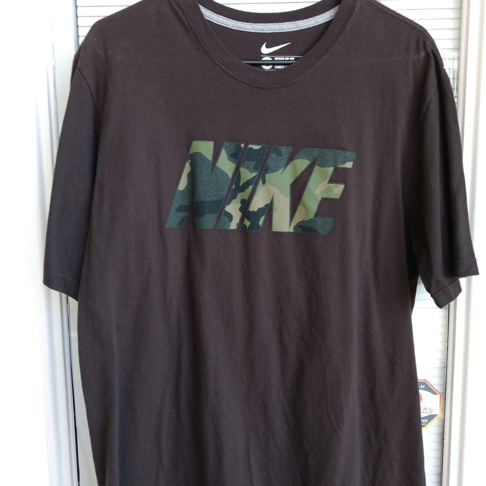 Mens Nike T-shirt, size L